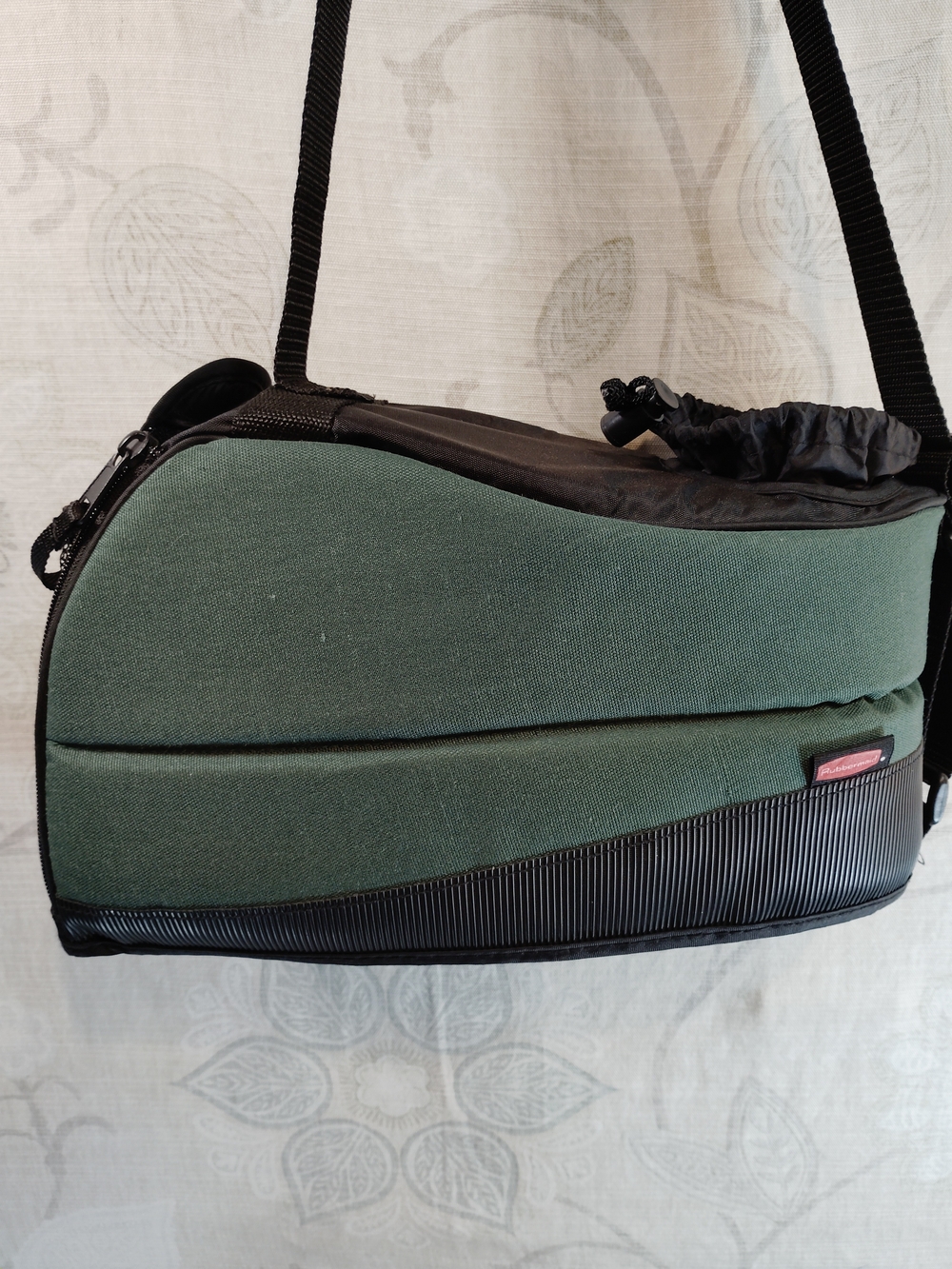 Rubbermaid Olive Green  Wine/Beer/Water Bottle Dual Carry Shoulder Bag